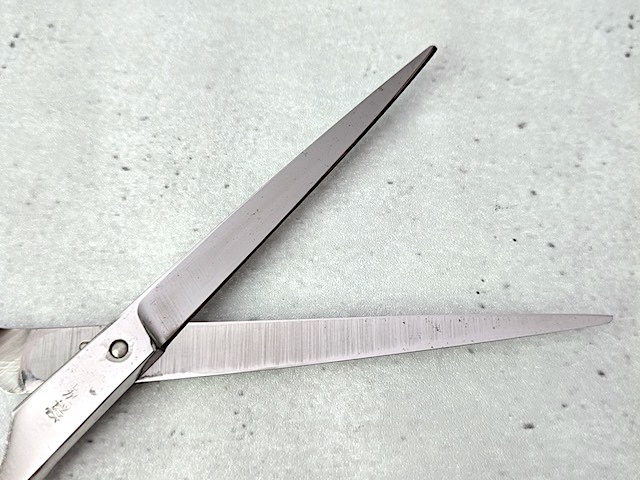 DogScissors_DR70M